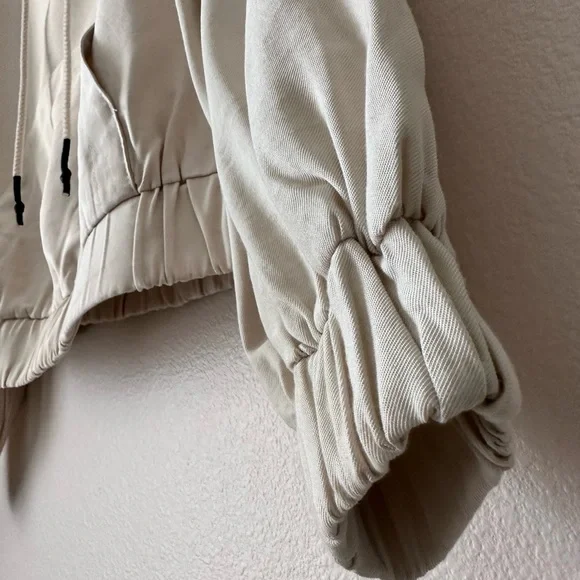 WHO WHAT WEAR Women's Hooded Sweatshirt Cream Size Small - Picture 7 of 15